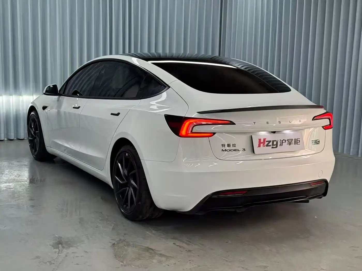Photo 7 - Tesla Model 3