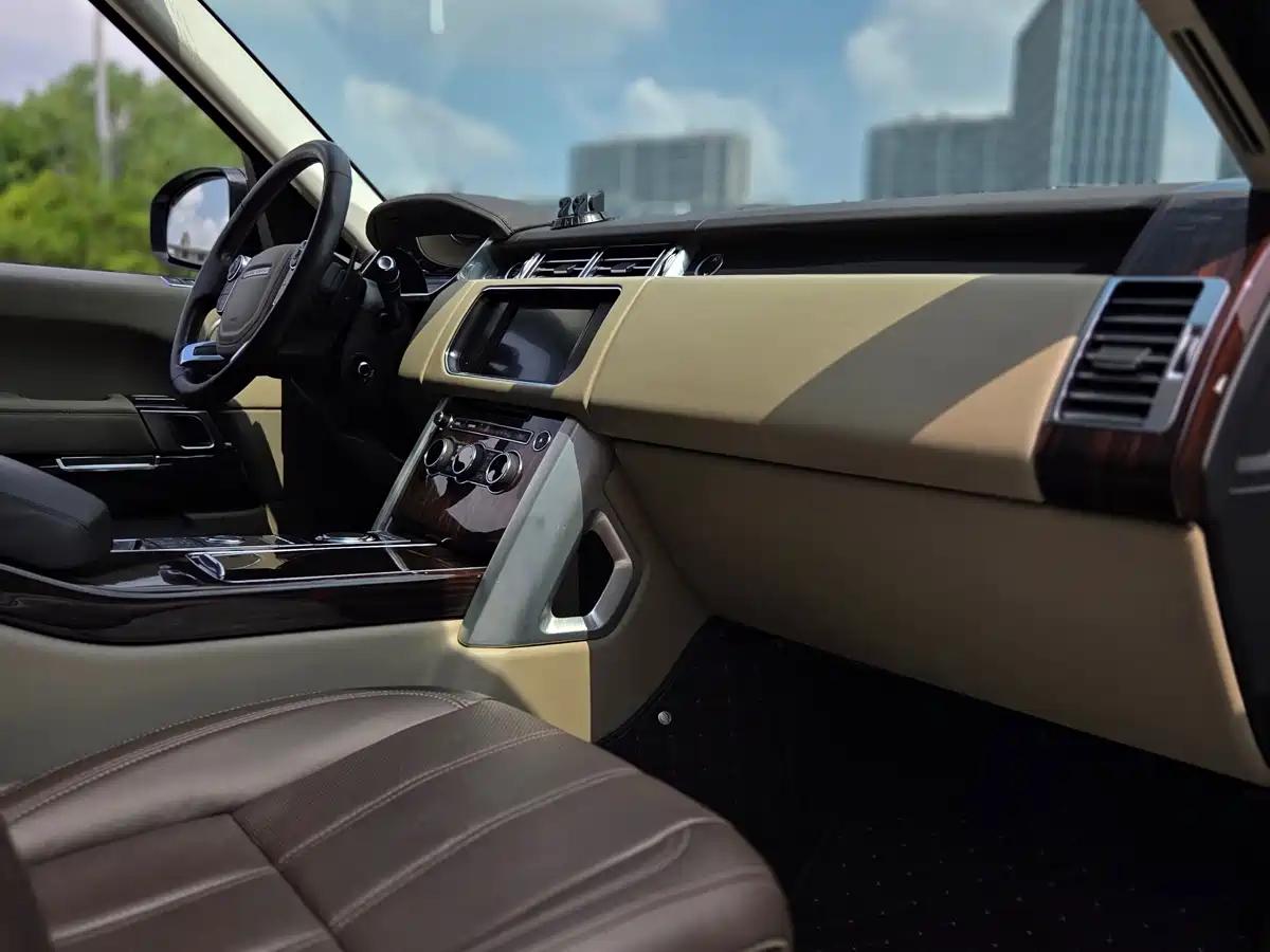 Land Rover Range Rover 2015 3.0 SC V6 Vogue SE Genesis Extended Edition фото 20
