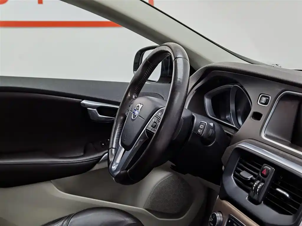 Volvo V40 2014 Cross Country T5 AWD Premium фото 22
