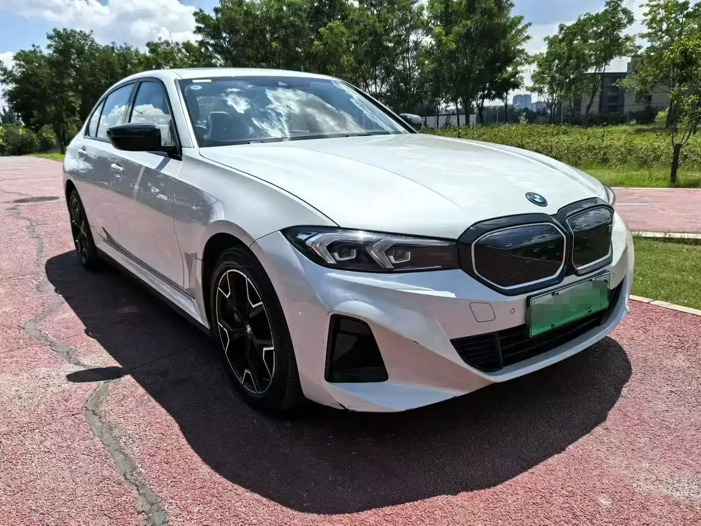 Фото 1 - BMW i3