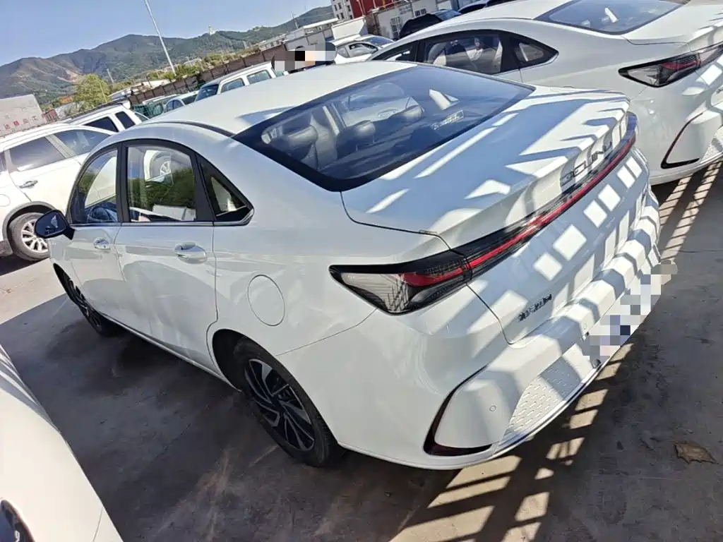 BAIC Beijing U5 PLUS 2022 2021 1.5L CVT Luxury Edition