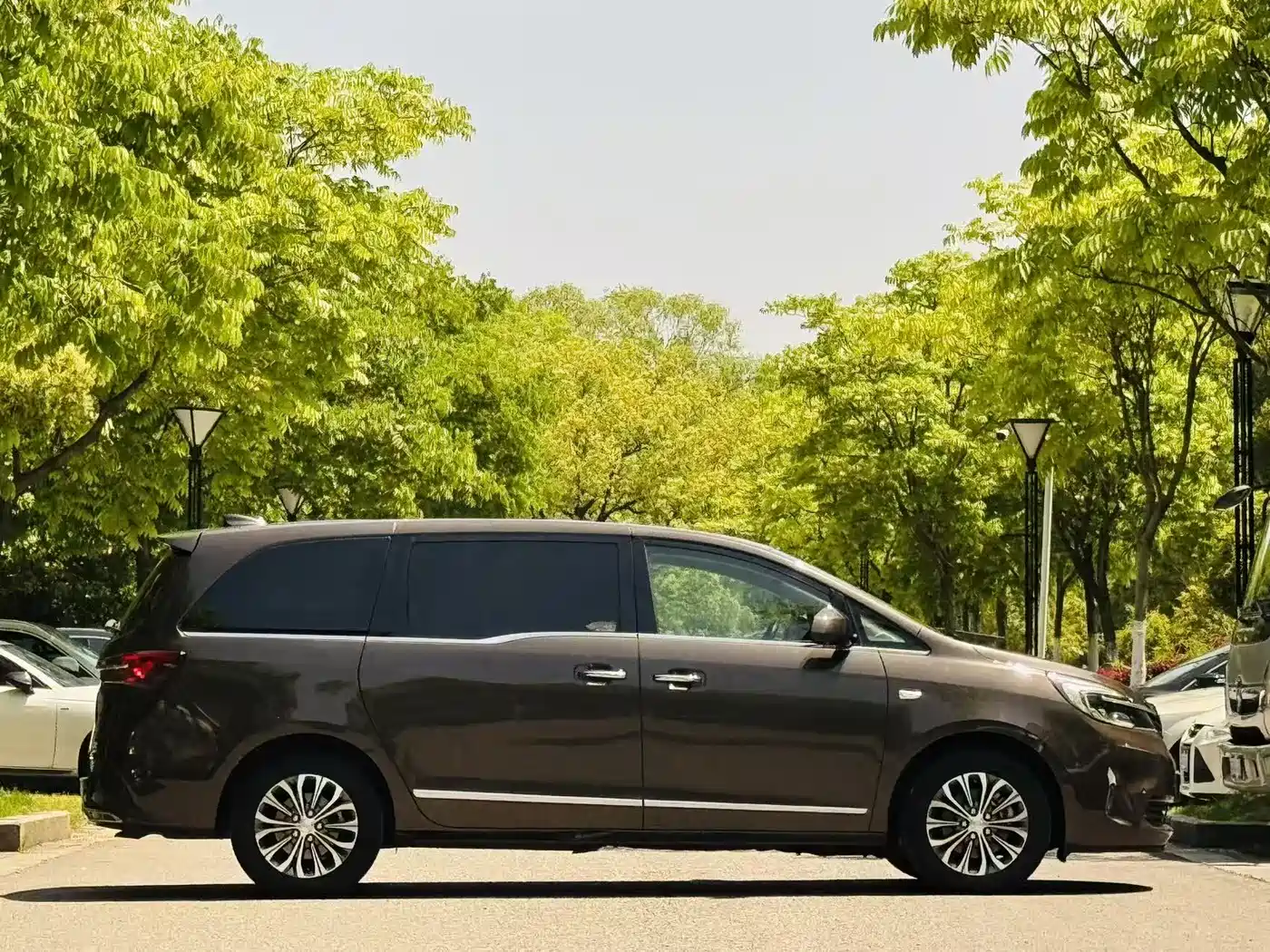 Buick GL8 2020 Land Business Class 652T Premium фото 4