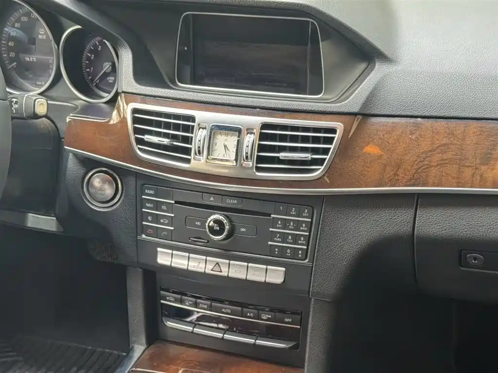 Mercedes-Benz E-Class 2015 Facelift E 200 L фото 9