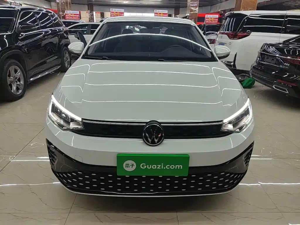 Photo 3 - Volkswagen Lavida
