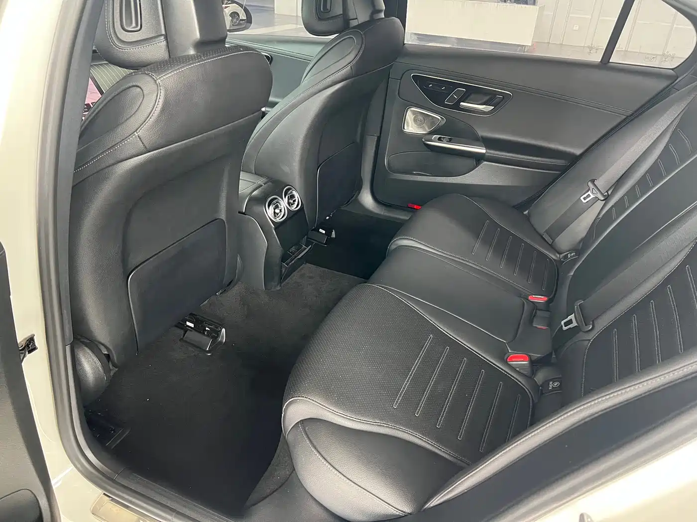 Mercedes-Benz C-Class 2023 C 260 L Night Edition Sport фото 16