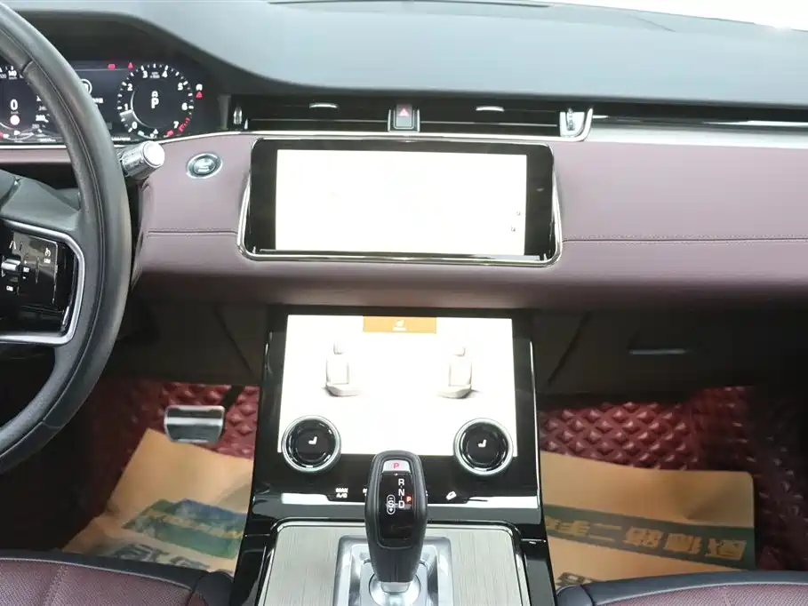 Land Rover Range Rover Evoque 2021 Range Rover Evoque L 249PS R-Dynamic SE Luxury Edition фото 26