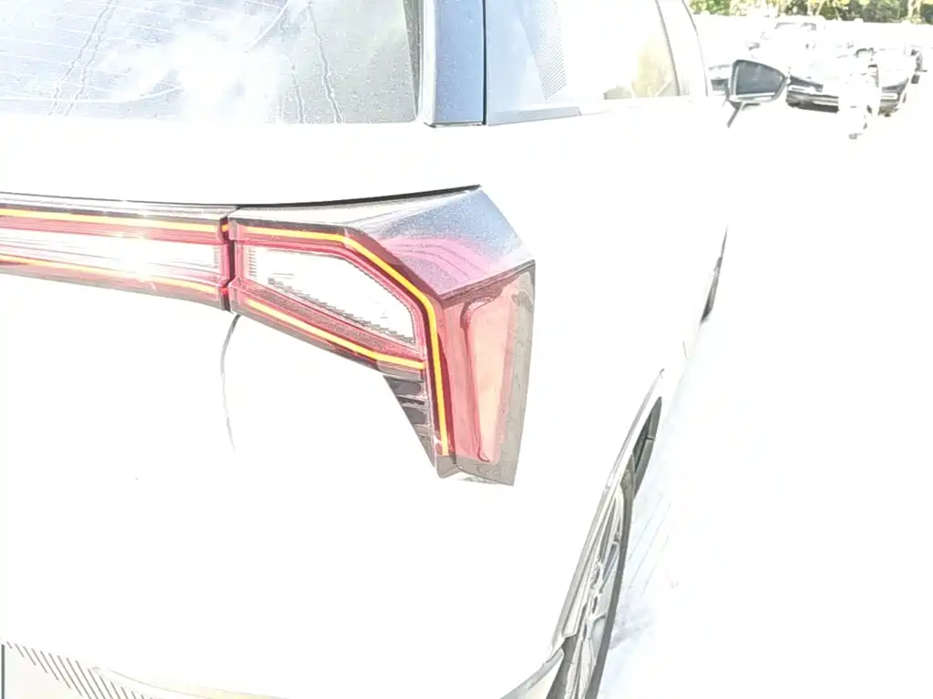 Фото 8 - Geely Geometry E Firefly
