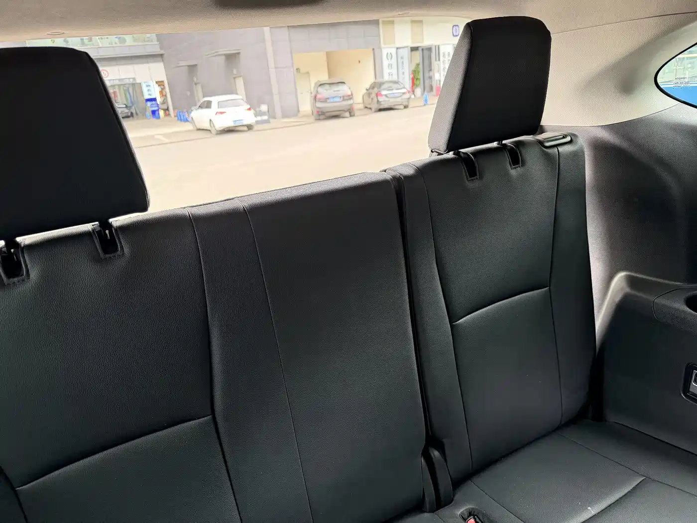 Toyota Highlander 2024 2.5L Smart Hybrid 4WD Luxury 7-seater фото 18