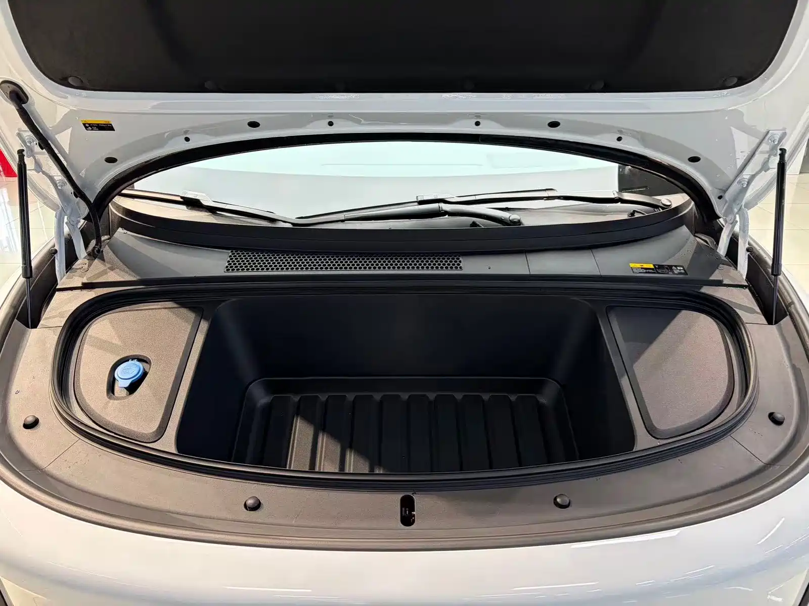 Photo 5 - Li Auto i6