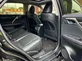 Фото 30 - Lexus RX