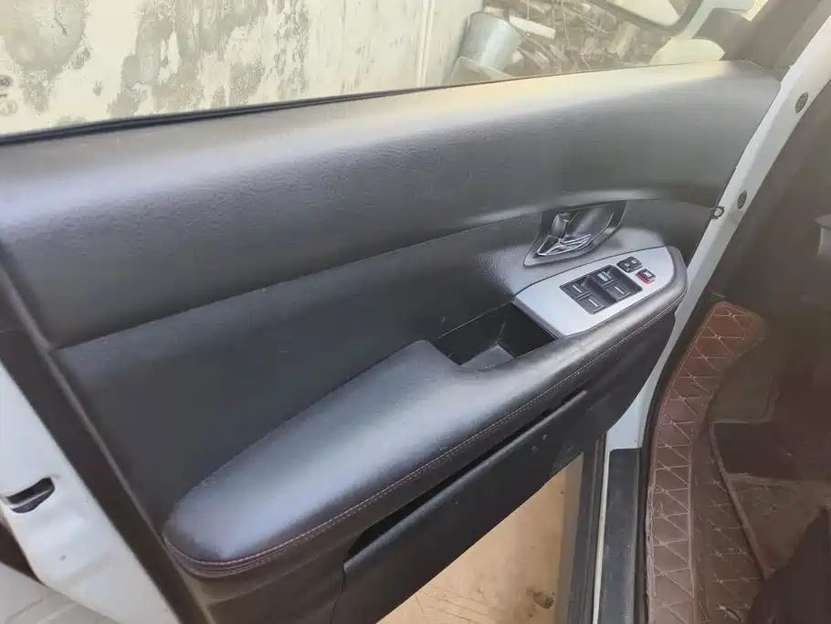 BYD S6 2015 2014 Model 2.0L Manual Luxury 5-Seater