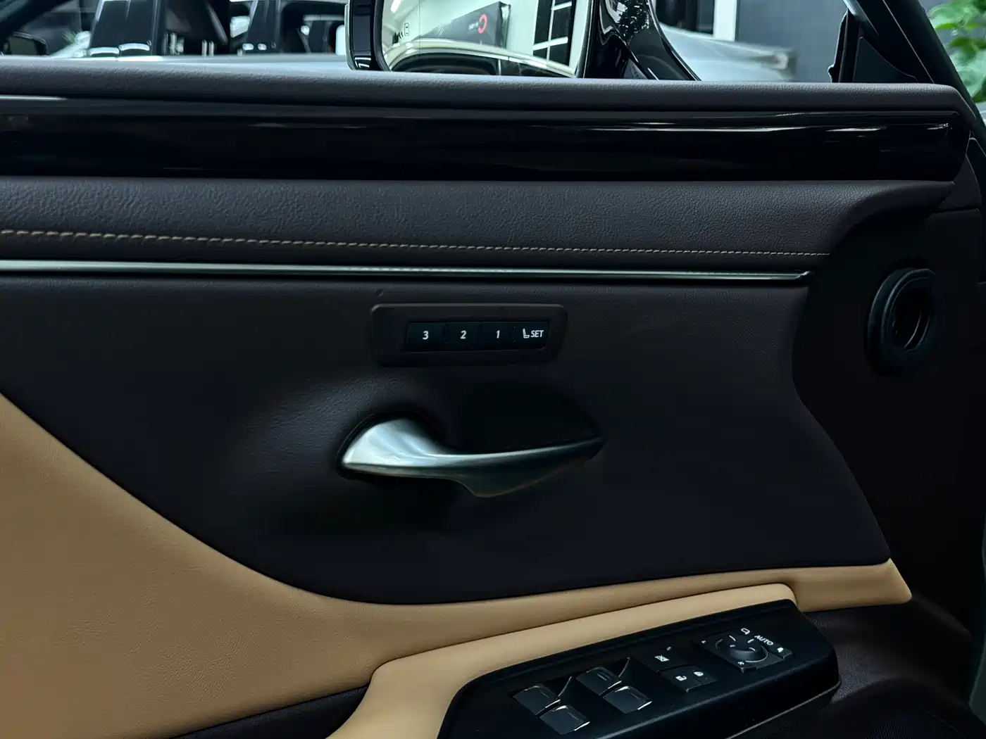 Lexus ES 2020 200 Luxury фото 9