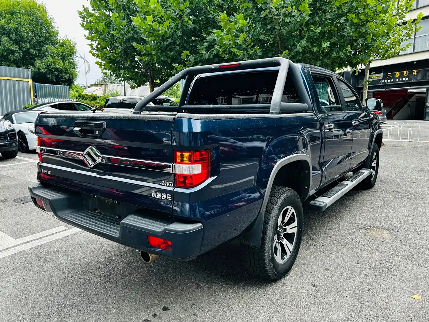 Huanghai N3 2019 2019 2.4T Manual 4WD Premium Edition China VI 4K22D4T