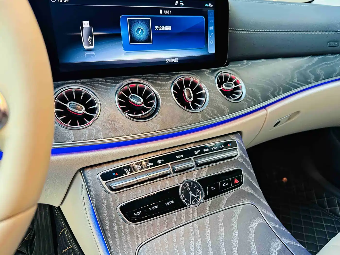 MERCEDES-BENZ CLS
