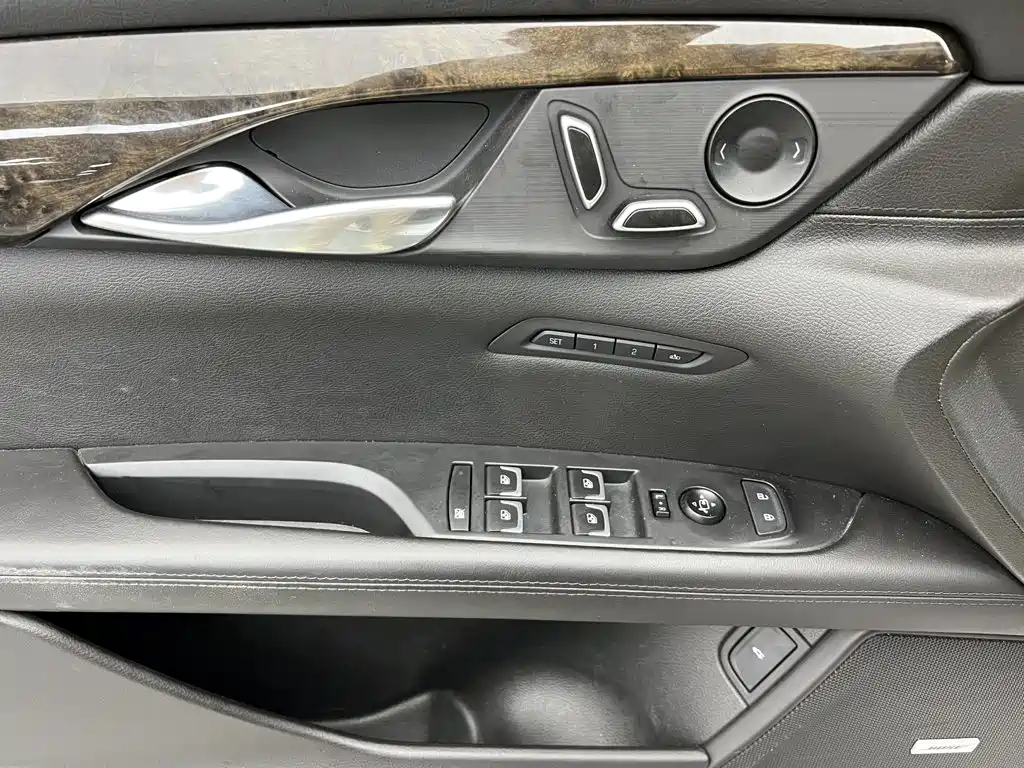 Фото 35 - Cadillac CT6