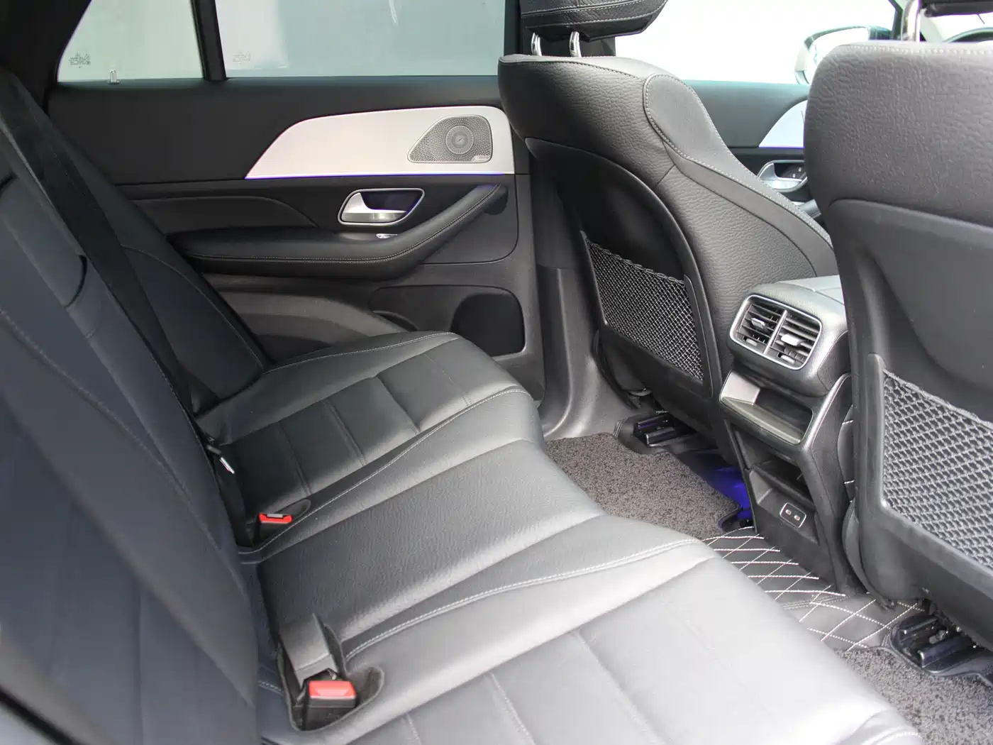 Mercedes-Benz GLE Coupe 2025 GLE 450 4MATIC Coupe SUV Fashion фото 16