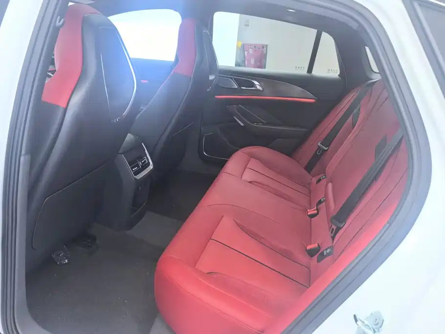 Hongqi H6 2026 2025 Model 2.0T Fashion Edition