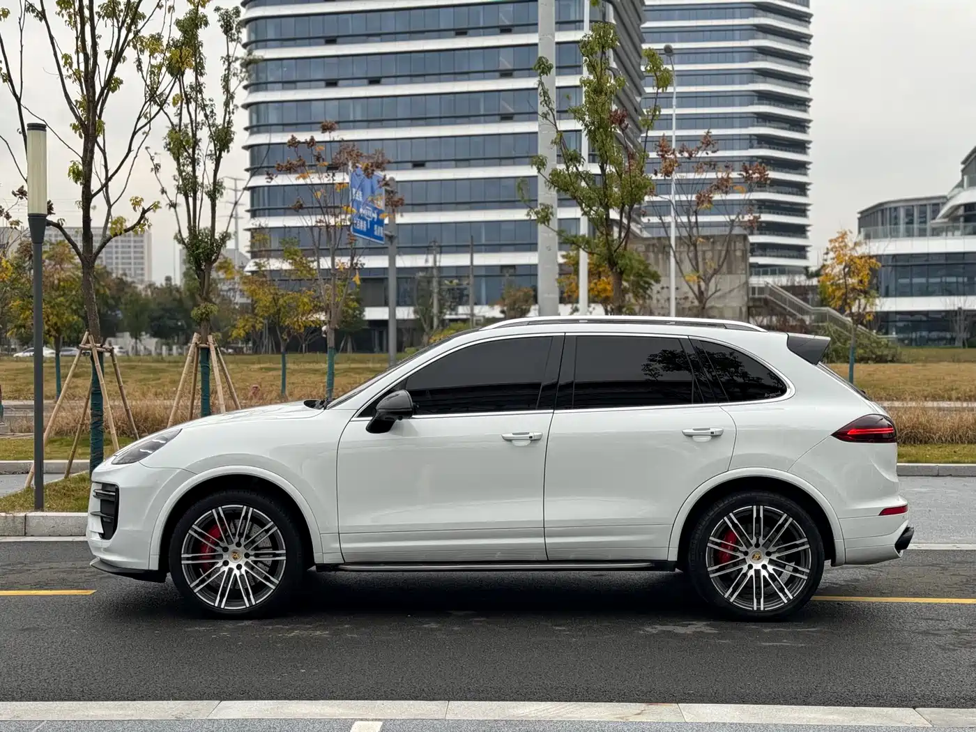 Porsche Cayenne 2015 Cayenne Turbo 4.8T фото 5