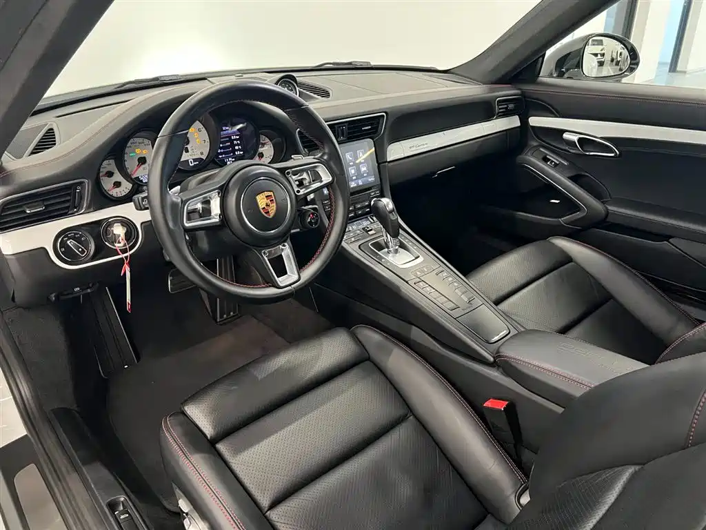 Photo 9 - Porsche 911