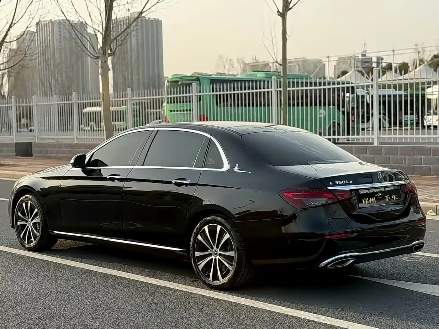 Mercedes-Benz E-Class New Energy 2022 E 350 e L Plug-in Hybrid Sedan фото 17