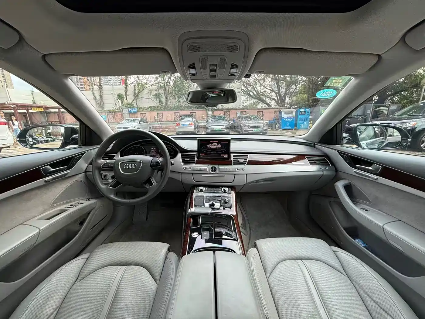Audi A8 2012 A8L 45 TFSI quattro Luxury фото 5