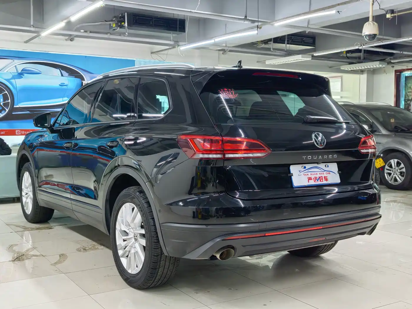 VOLKSWAGEN TOUAREG