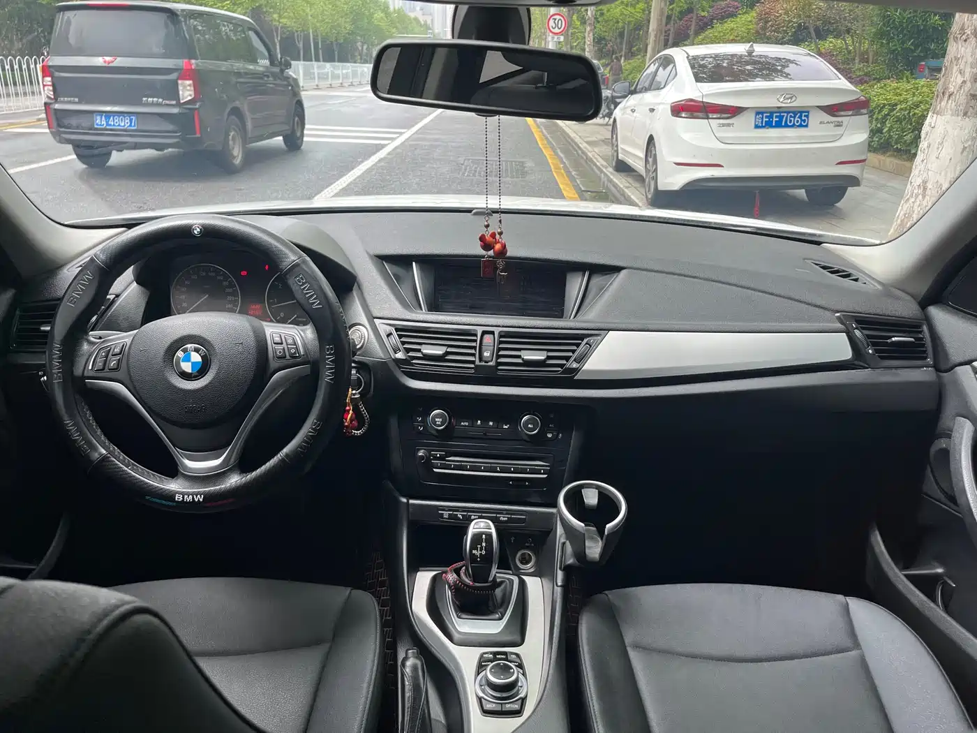 BMW X1 2014 sDrive18i Leading Edition фото 9