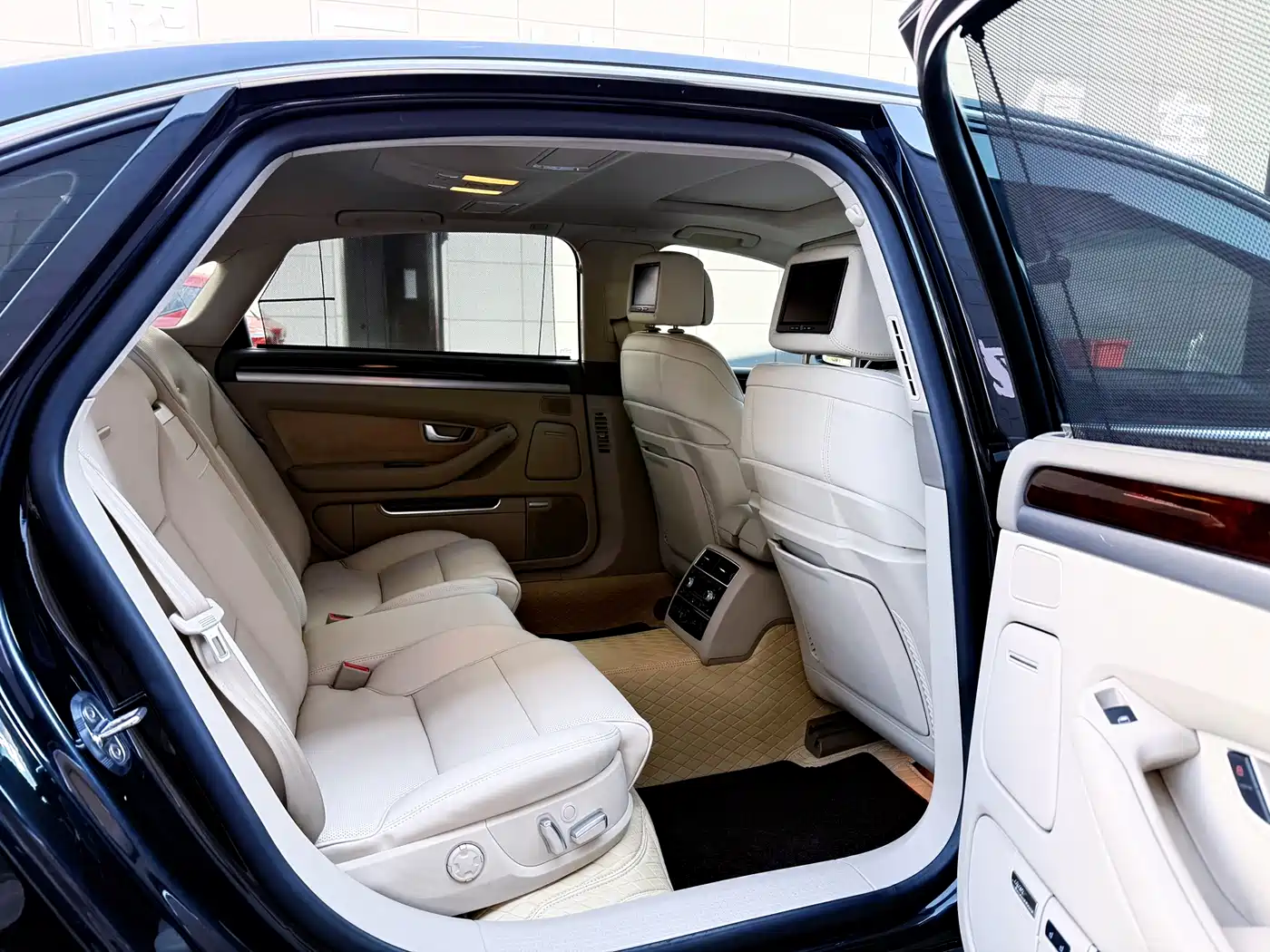 Audi A8 2008 A8L 4.2 FSI Prestige фото 32
