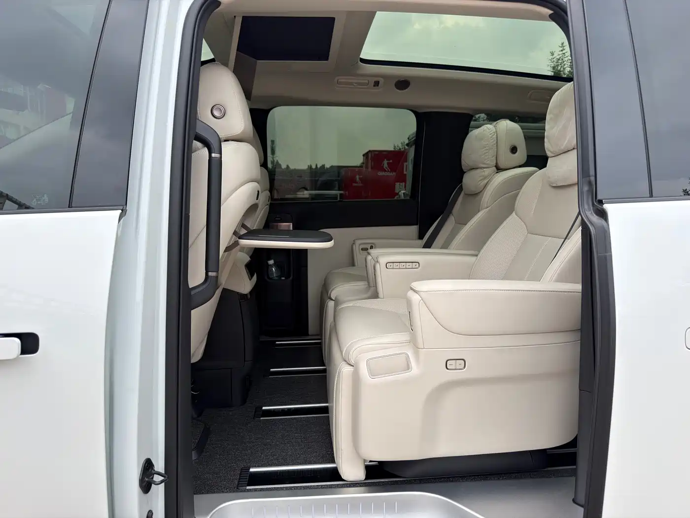 Li Auto MEGA 2026 2025 Model Home Family Special Edition