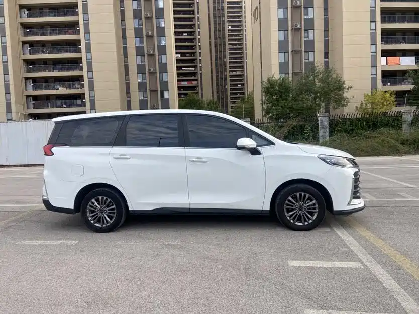 SAIC Maxus Maxus G50 2023 PLUS 1.5T Auto Custom Entry Edition фото 4