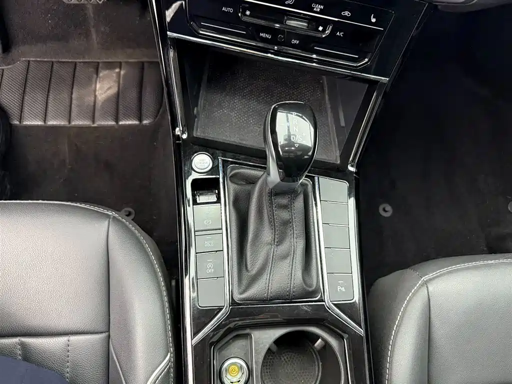 Volkswagen Passat 2022 330TSI Starlight Elite Edition фото 12