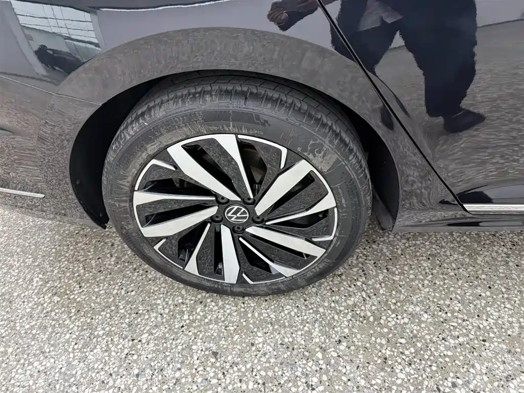 Volkswagen Passat 2022 330TSI Starlight Elite Edition фото 14