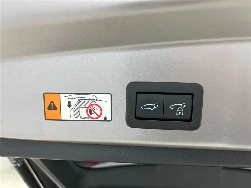 Toyota Corolla Cross 2022 2.0L Flagship Edition фото 17