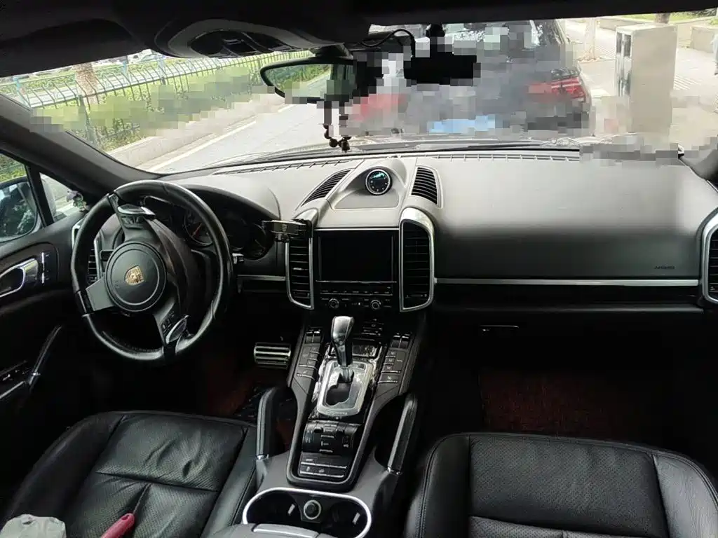 Photo 12 - Porsche Cayenne