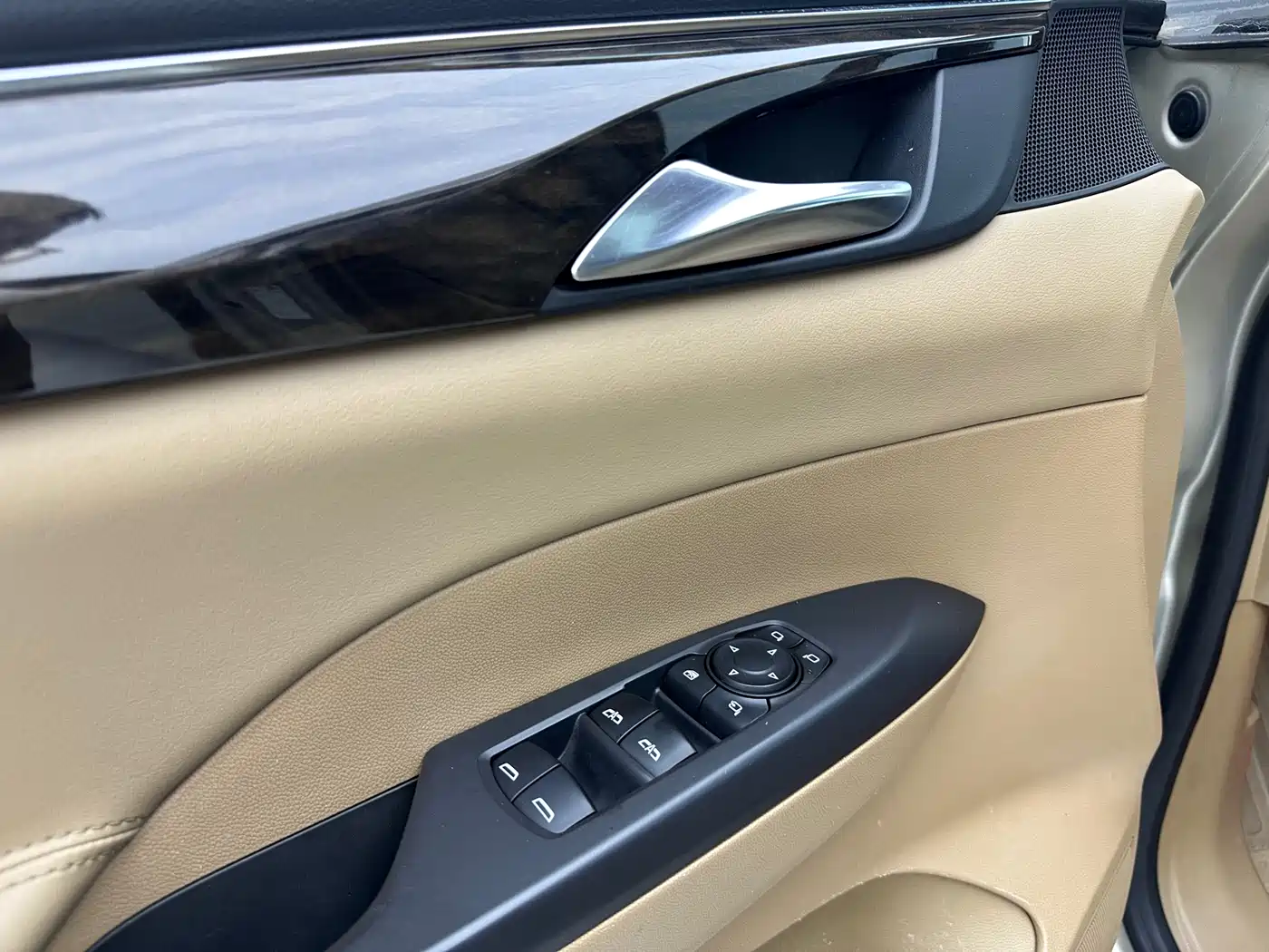 Buick GL8 2017 ES 28T Premium China V фото 9