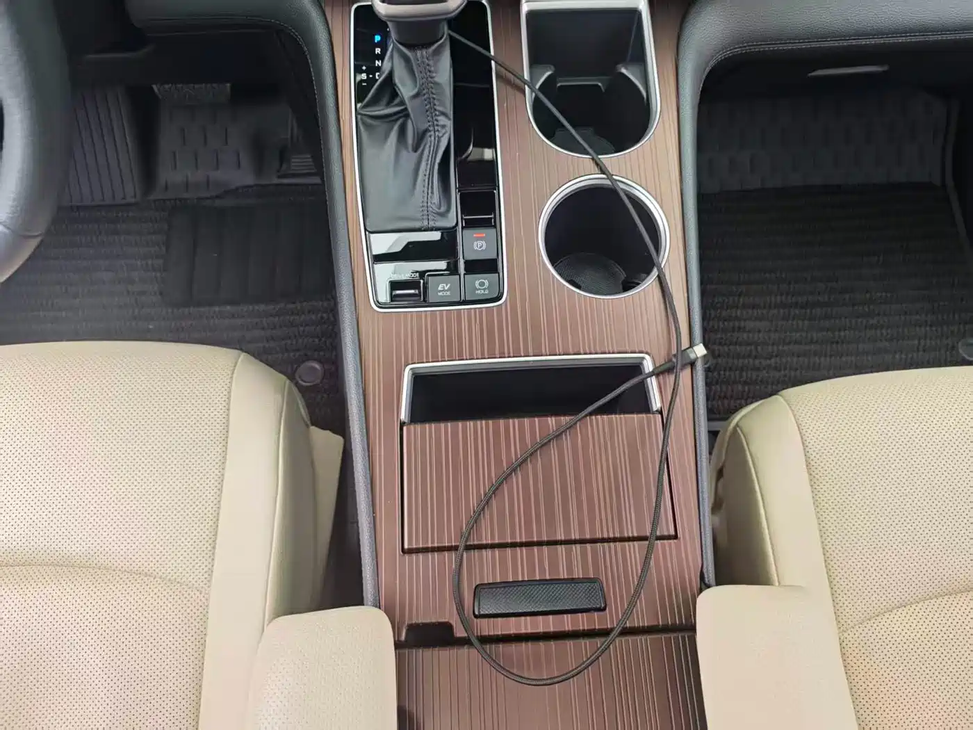Toyota Granvia 2023 2.5L Hybrid Prestige PLUS Edition фото 23