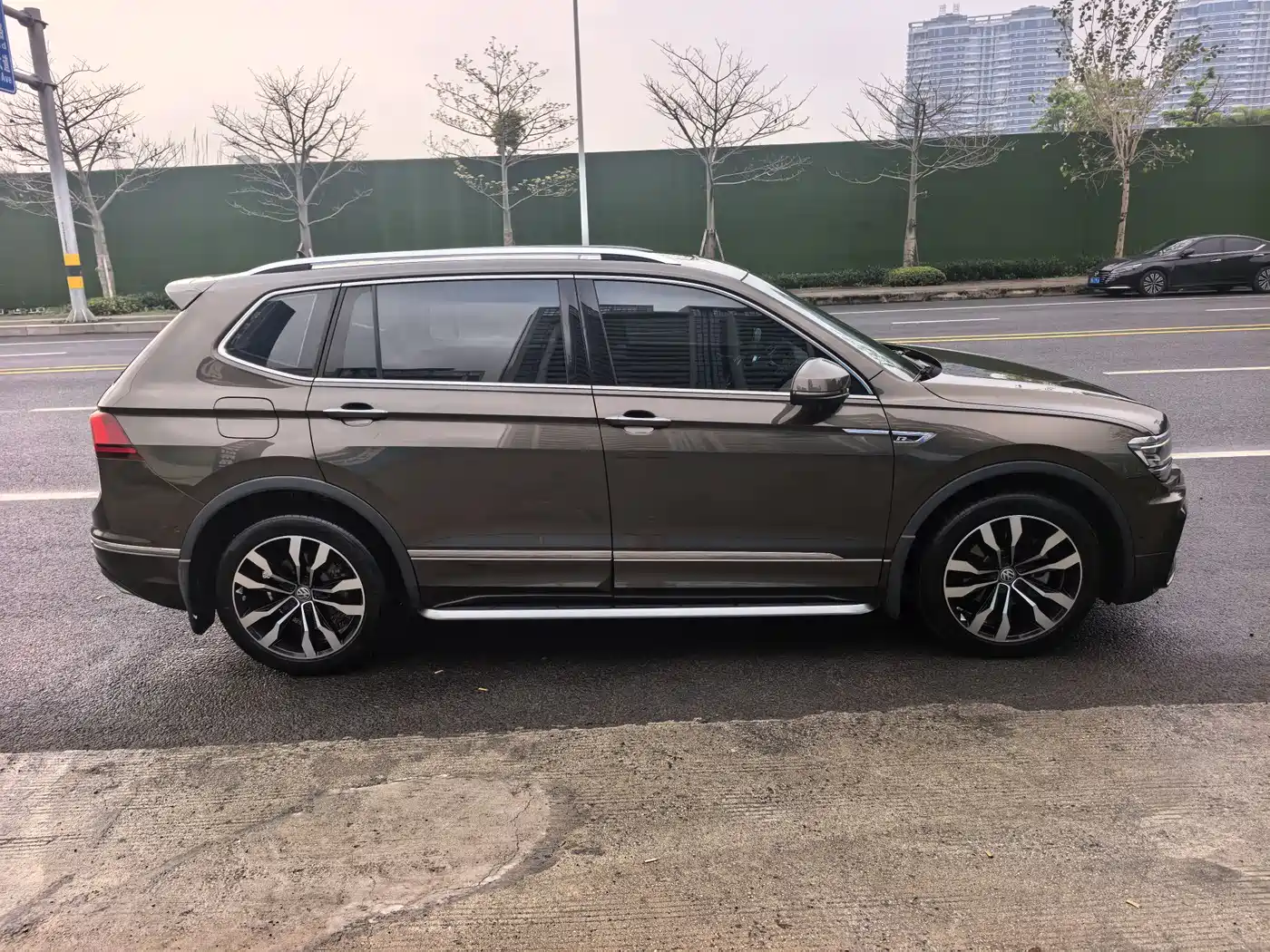 Volkswagen Tiguan L 2020 330TSI Auto 2WD R-Line Flagship China VI фото 4