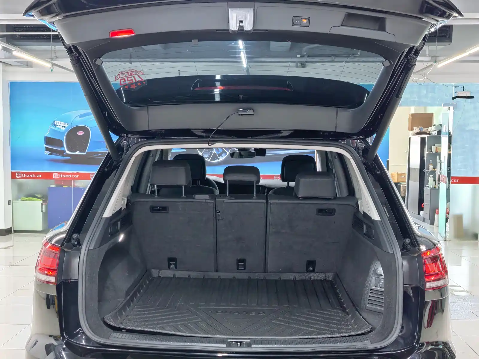 Фото 12 - Volkswagen Touareg