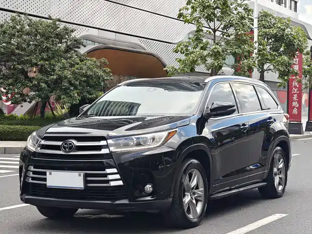 TOYOTA HIGHLANDER