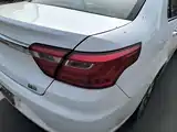 Фото 8 - Geely Vision