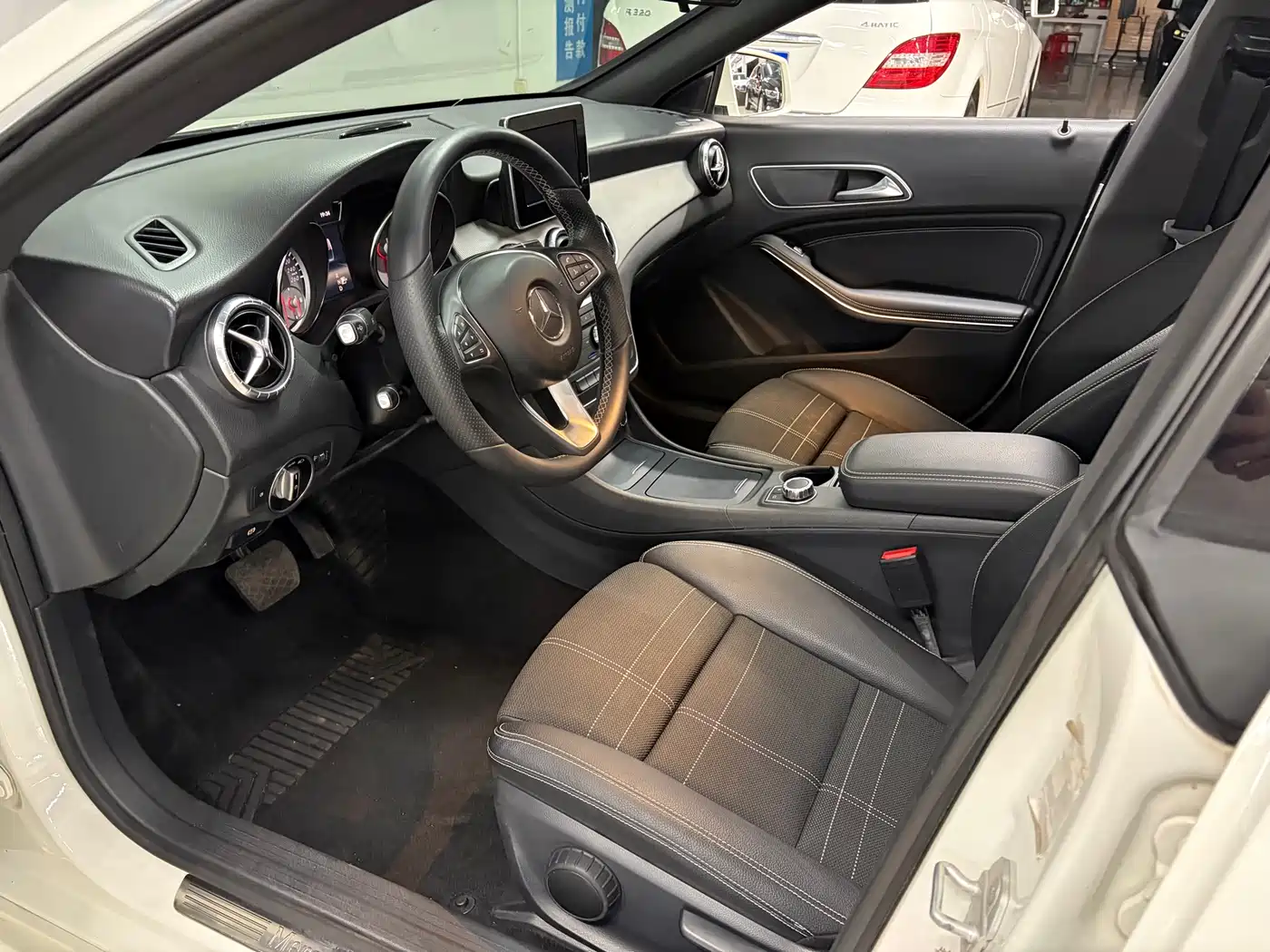 Mercedes-Benz CLA (Import) 2016 CLA 200 Sport фото 7