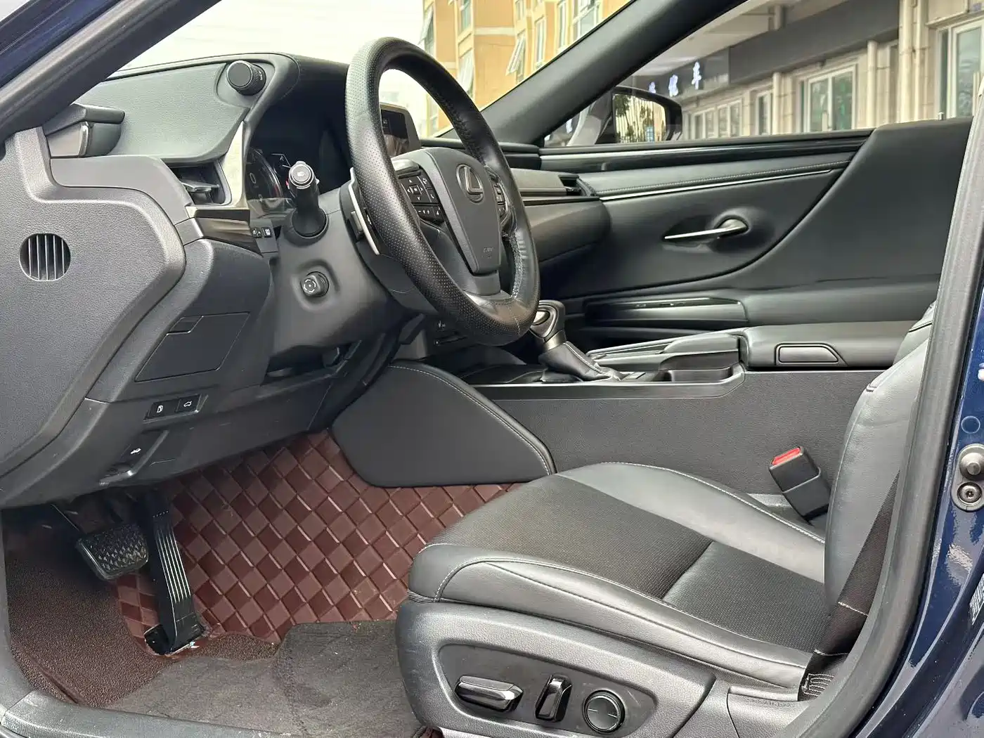 Lexus ES 2021 200 Excellence Edition фото 4