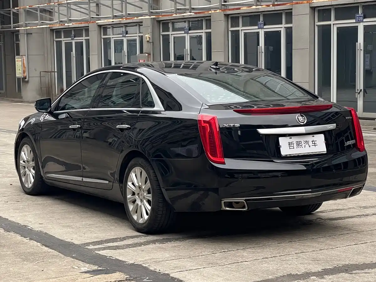 Photo 8 - Cadillac XTS