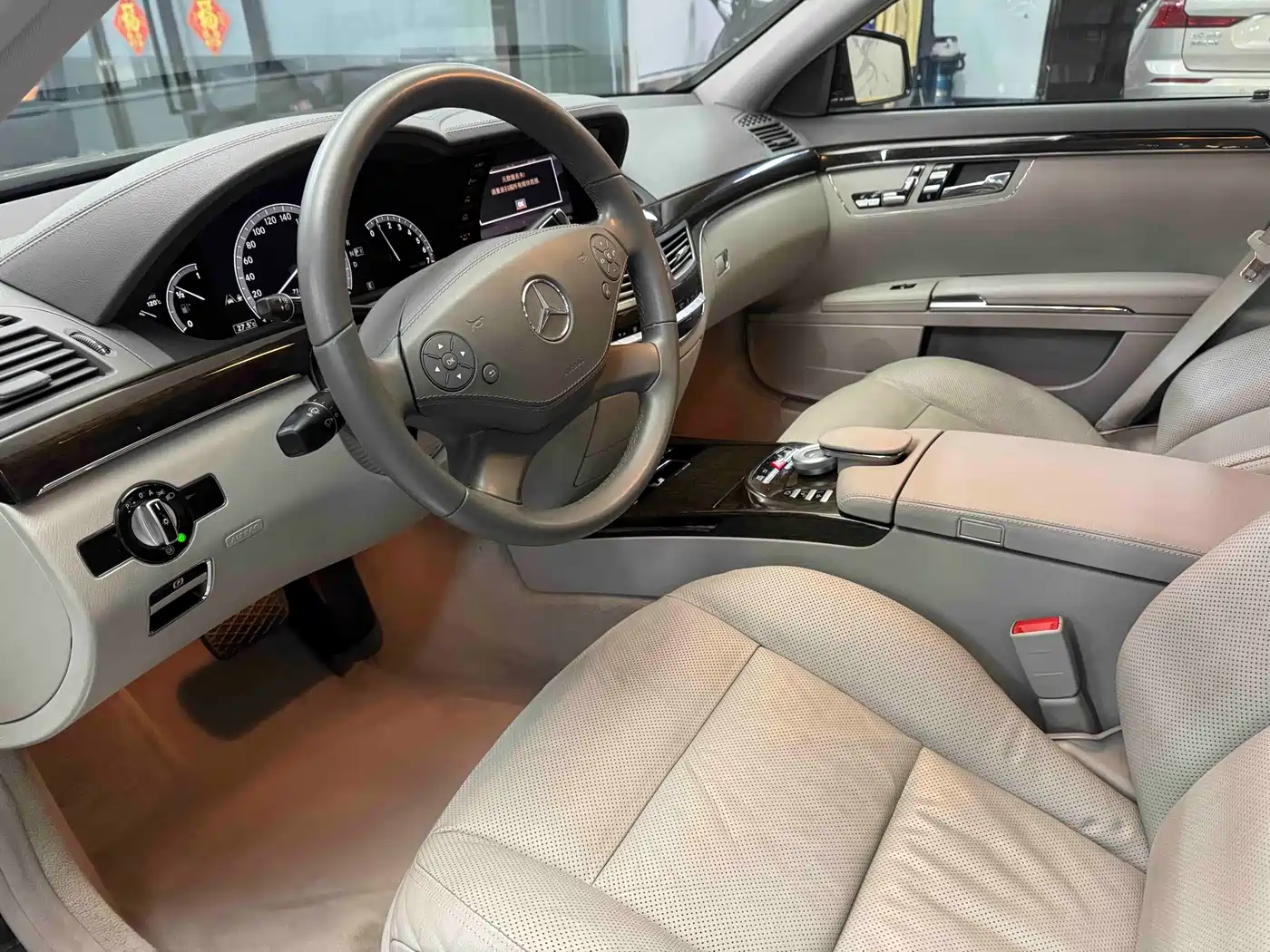 Mercedes-Benz S-Class 2010 S 300 L Luxury фото 4