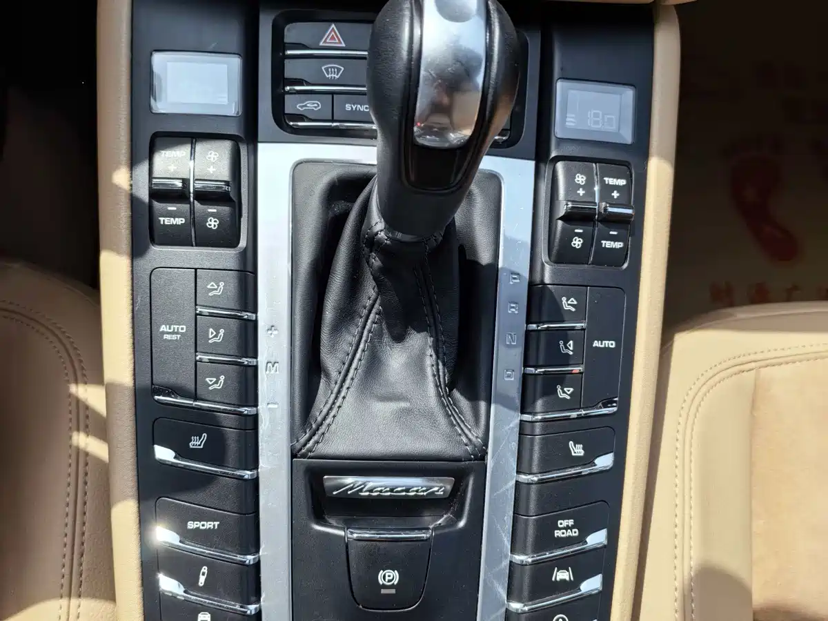 Porsche Macan 2017 Macan 2.0T фото 20
