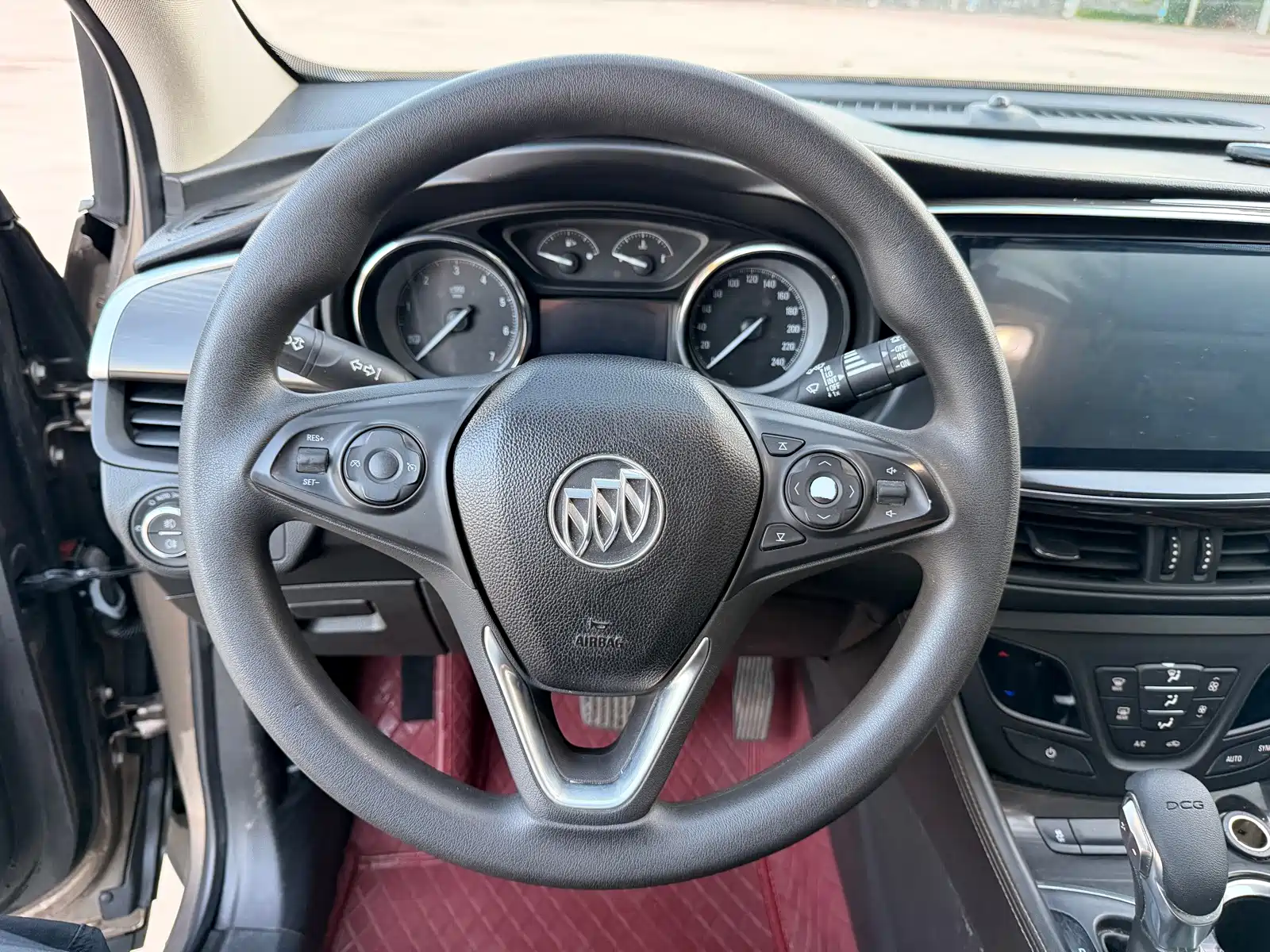 Фото 8 - Buick Envision Plus