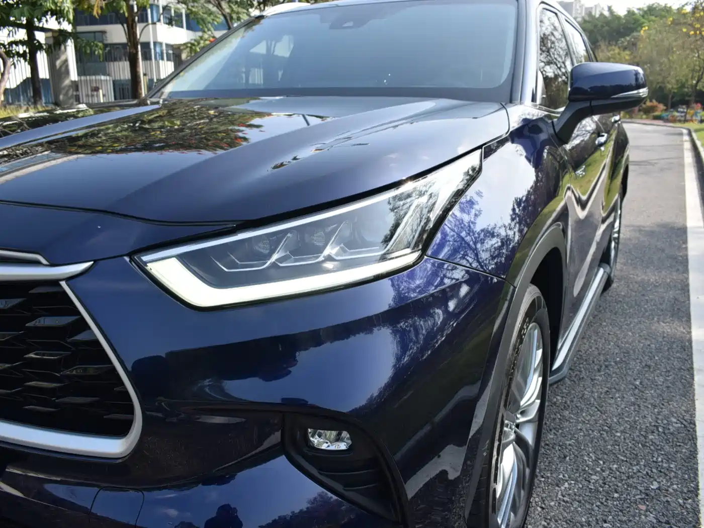 TOYOTA HIGHLANDER