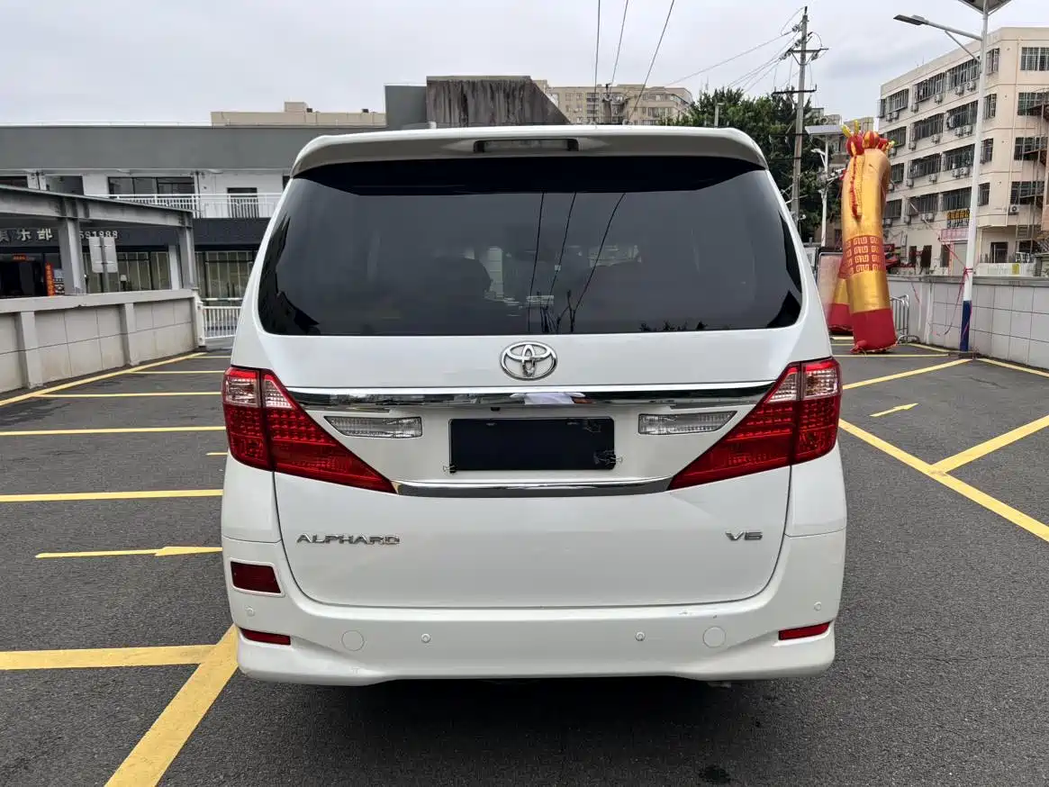 Toyota Alphard 2012 3.5L Luxury Edition фото 10