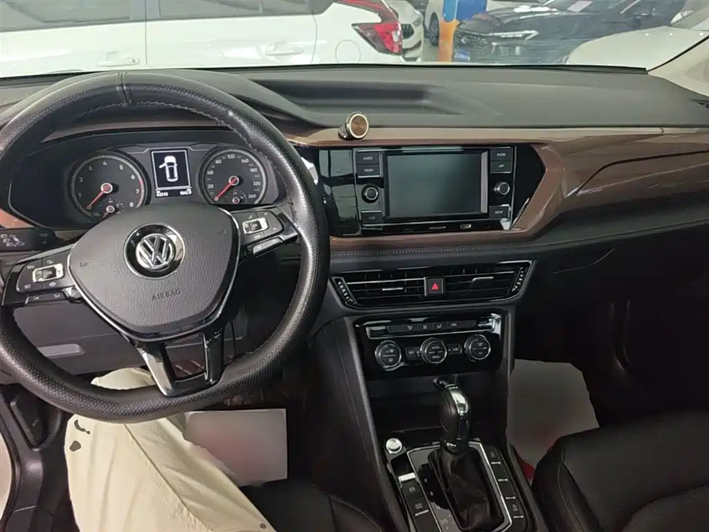 Volkswagen Tharu 2019 280TSI 2WD Comfort Edition China VI фото 10