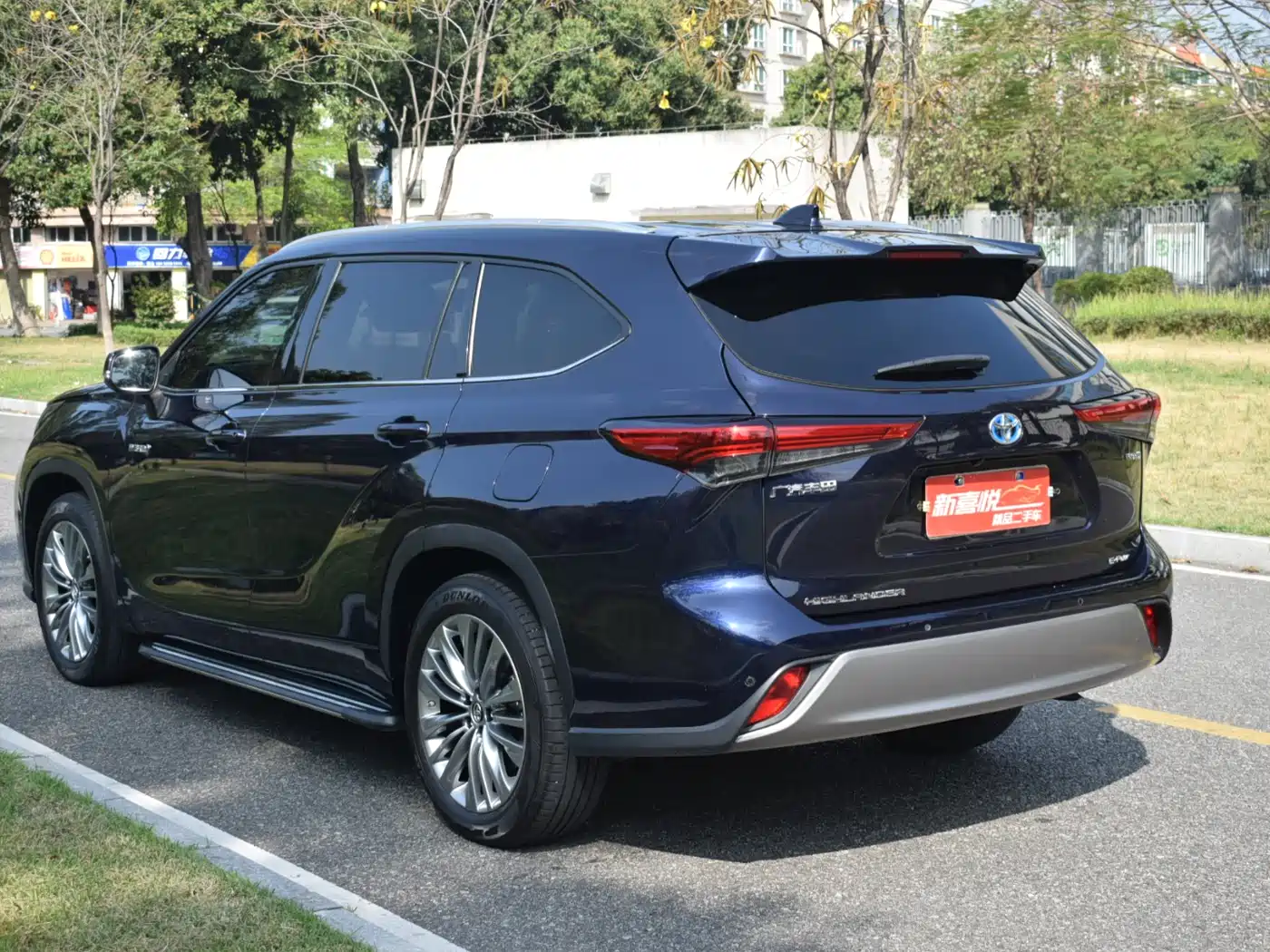 TOYOTA HIGHLANDER